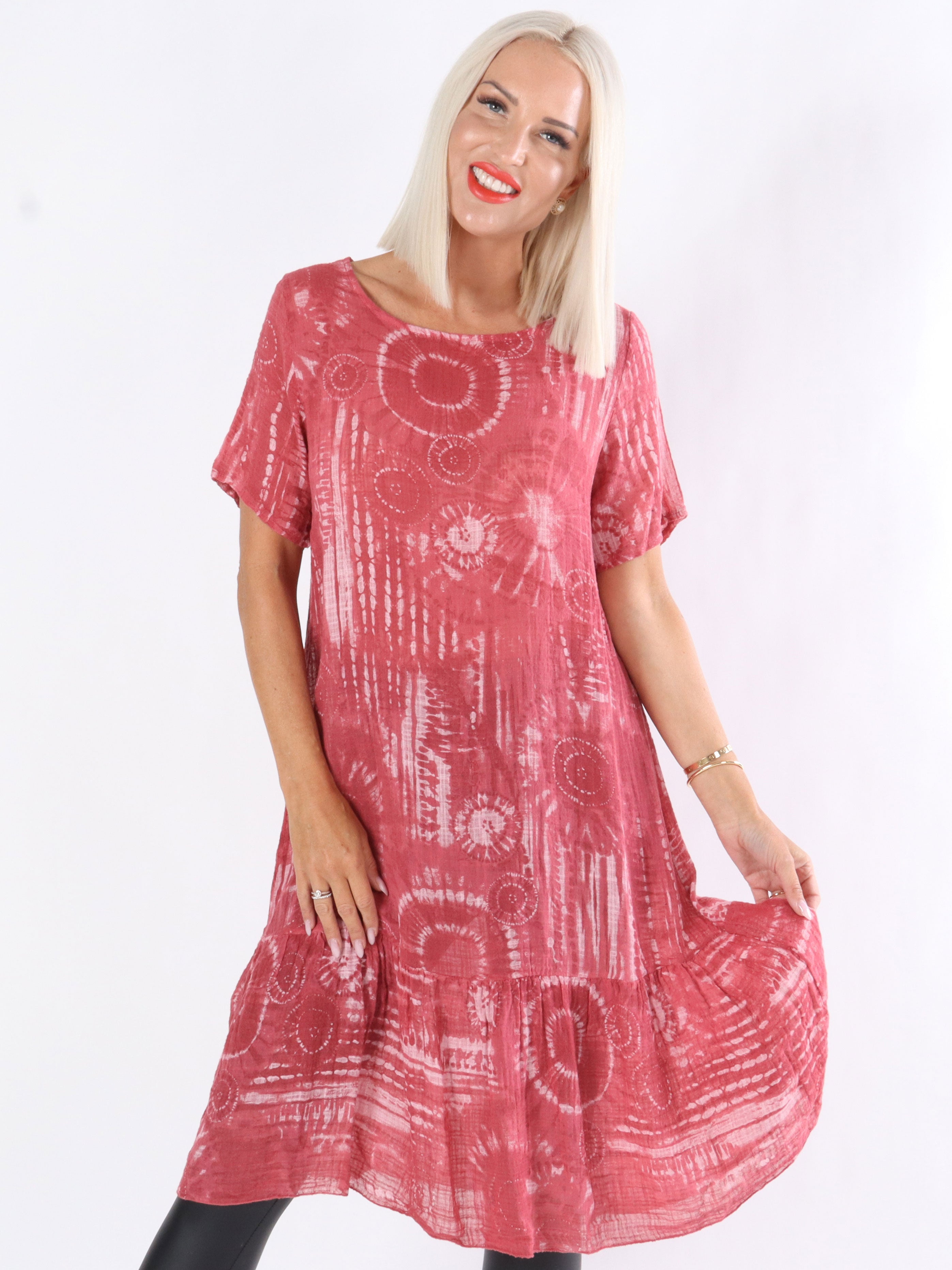 Aia - Lang kjole med lille flæsekant i bunden